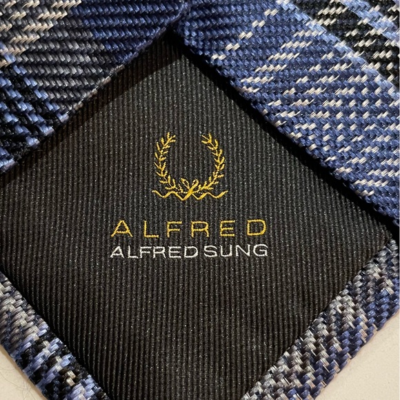 Classic Alfred Sung 100% Silk Tie - Picture 4 of 5